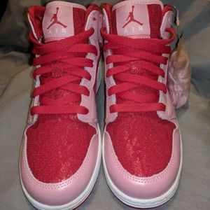Jordan 1 Mid (Valentines Day Release) Kid